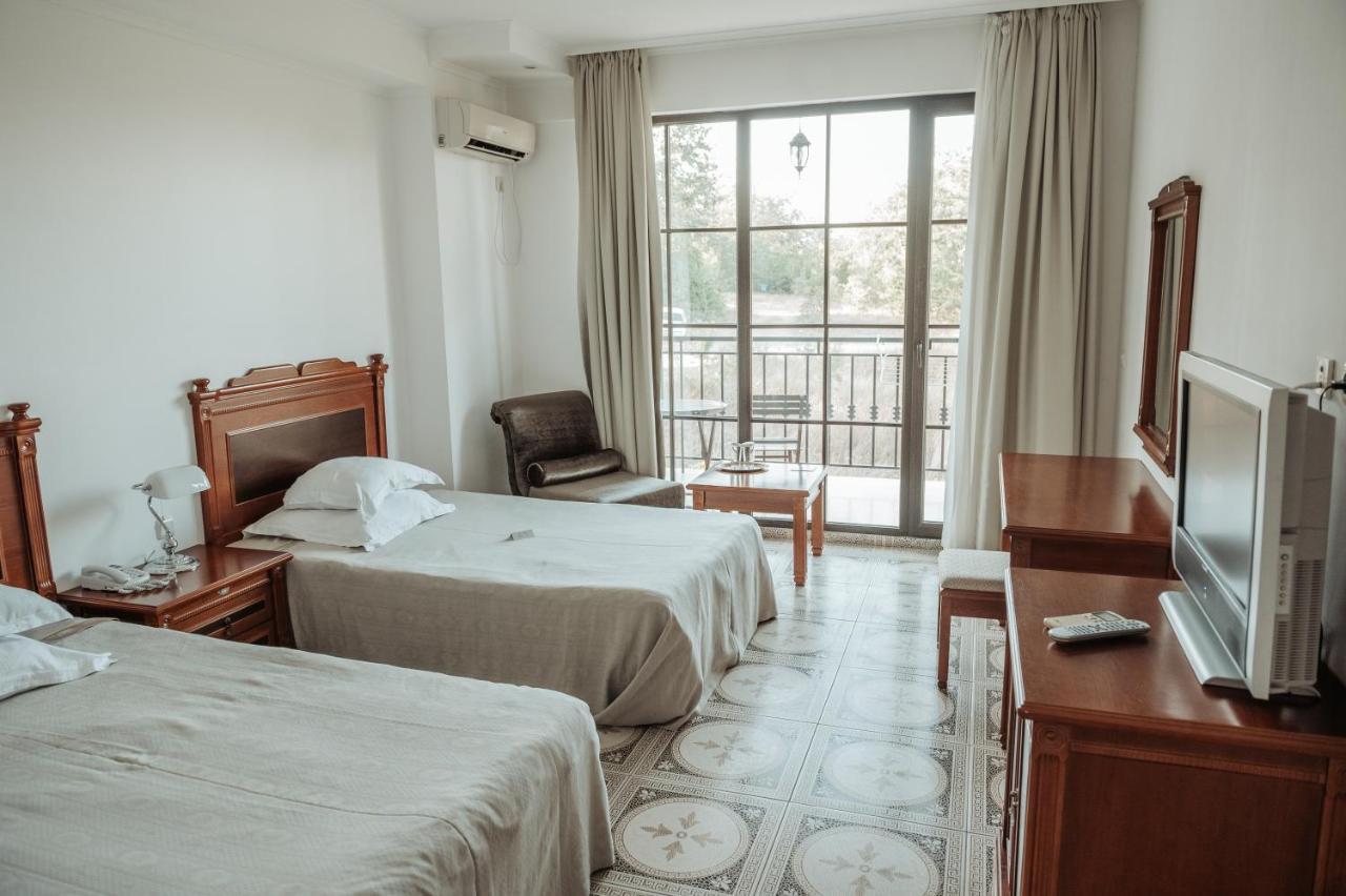 The Cliff Beach Apartments 오브조르 외부 사진