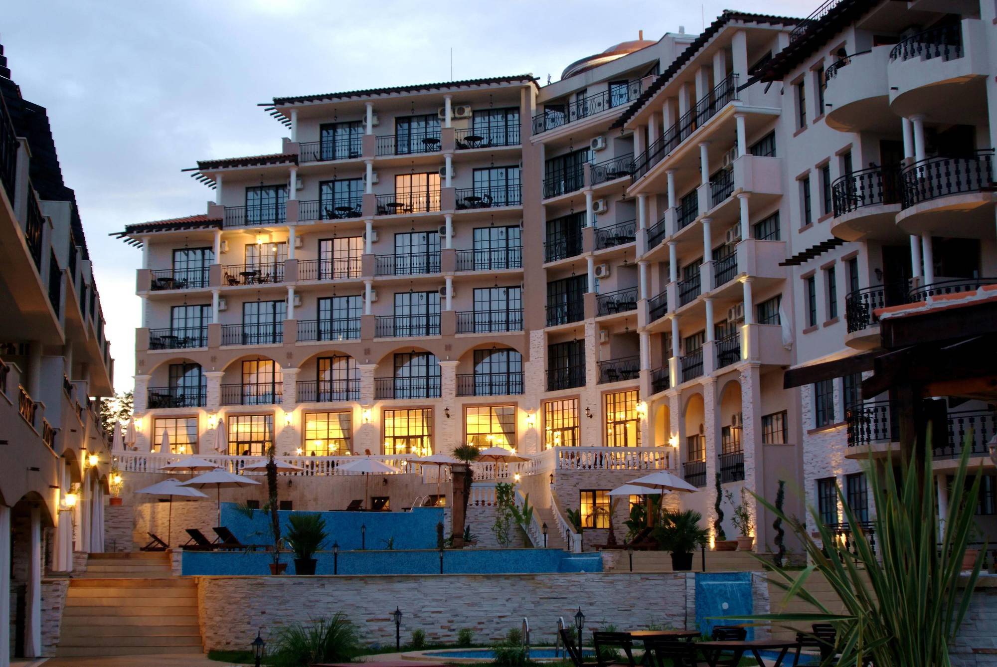 The Cliff Beach Apartments 오브조르 외부 사진